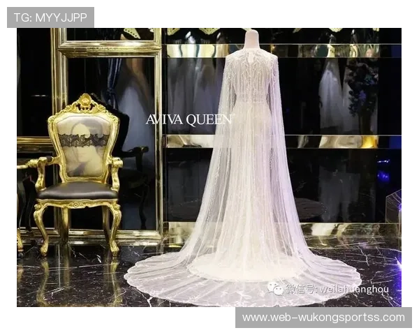 安洗莹居然把球场当成了秀场？谁给她撑起那架奢华礼服啊！