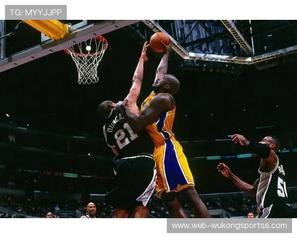 奥尼尔篮下强攻拉开内线差距，重塑球队进攻体系