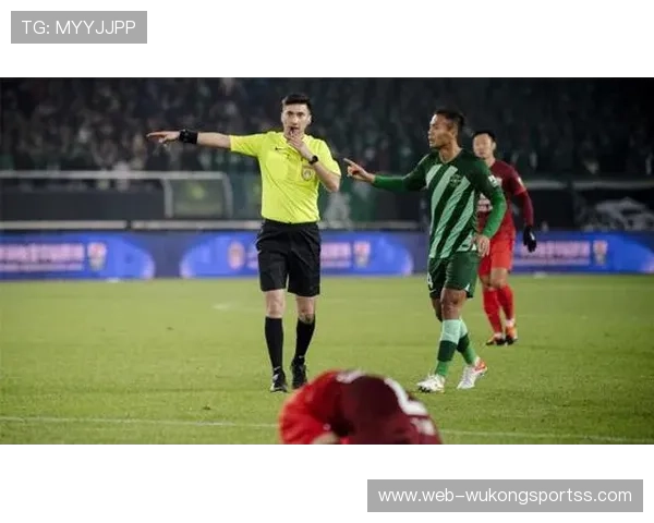 护腿板在足球规则中有哪些具体要求及判罚标准拆解