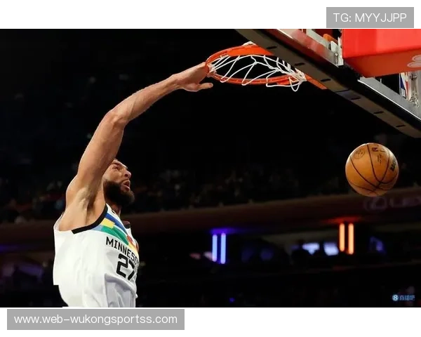 普里查德挡拆持球拉开空间 比上季三分更稳定