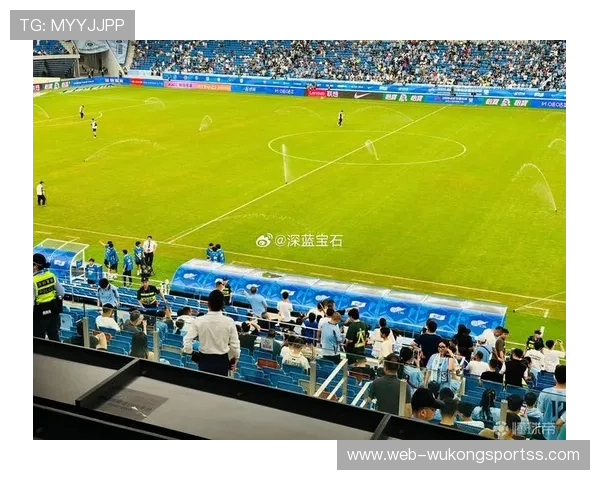 替补席管理规则解析：什么行为会被处罚与判罚标准